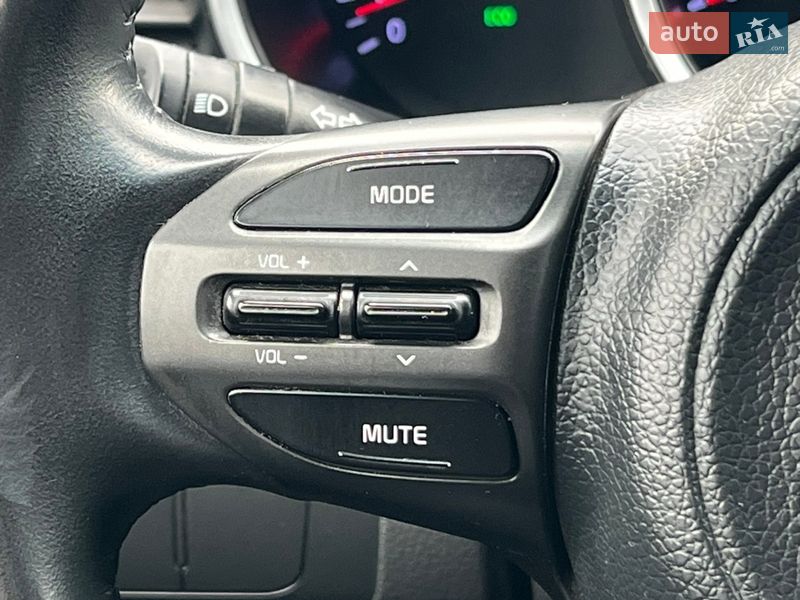 Седан Kia K5 2014 в Киеве