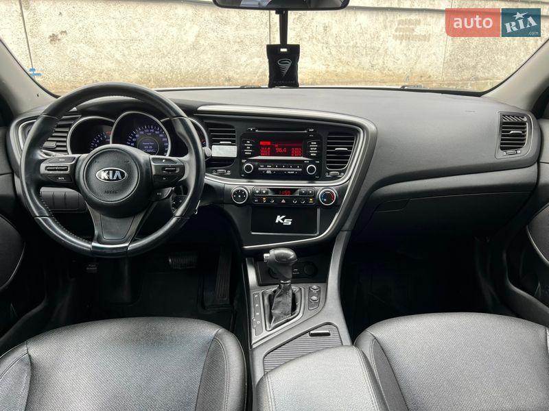 Седан Kia K5 2014 в Киеве