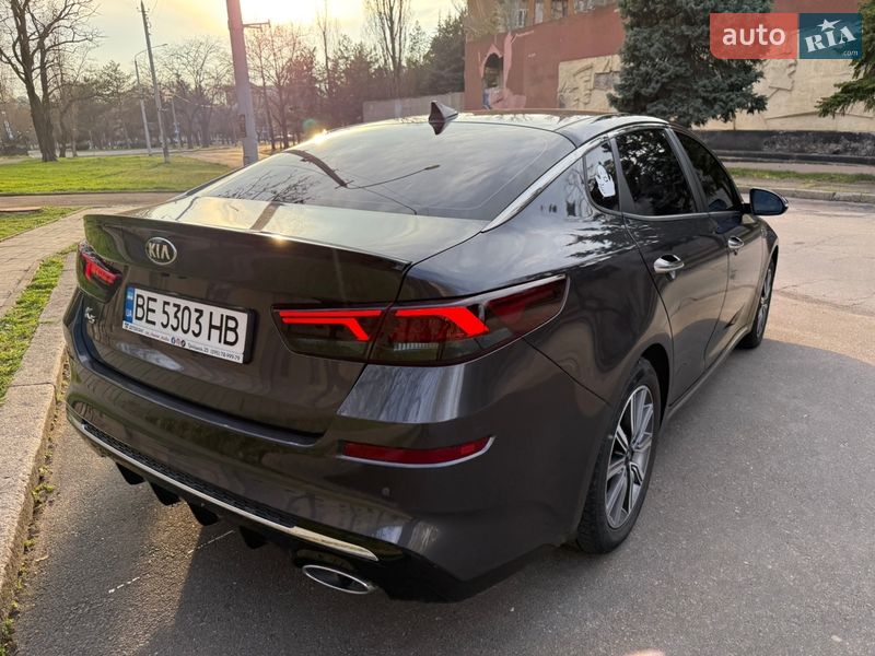 Седан Kia K5 2019 в Миколаєві