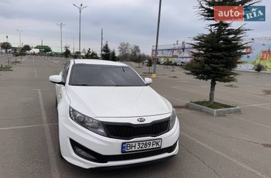 Седан Kia K5 2013 в Одессе