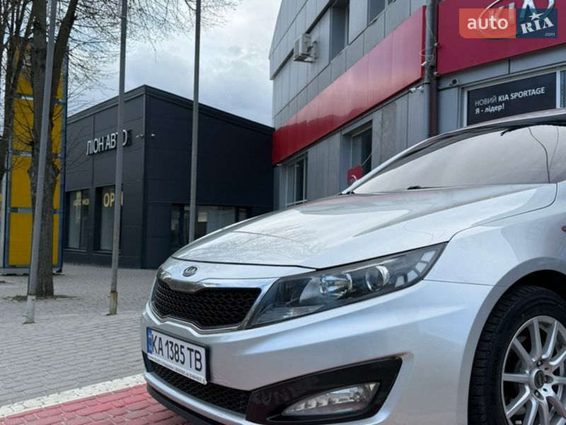 Седан Kia K5 2011 в Запоріжжі