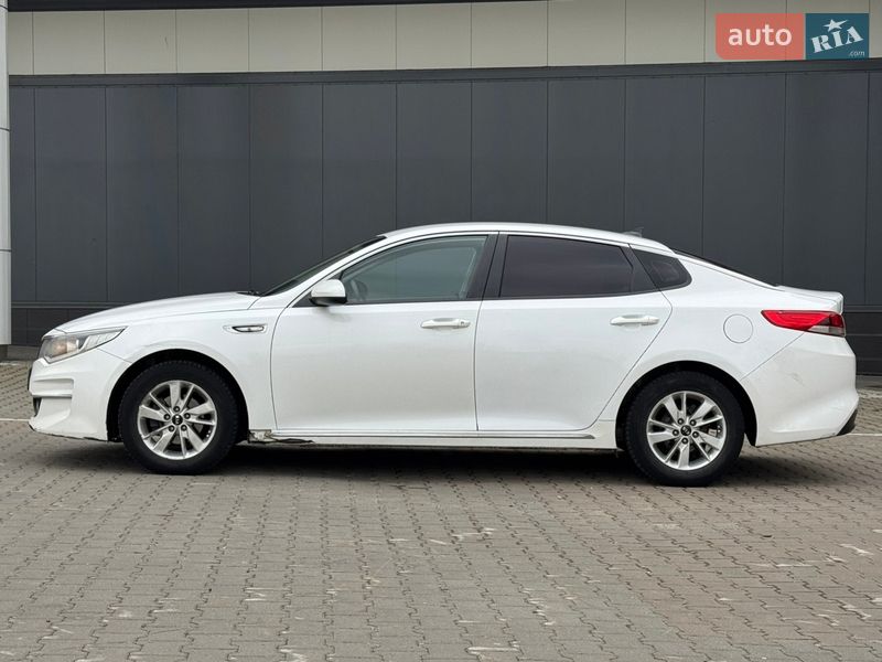 Седан Kia K5 2015 в Киеве