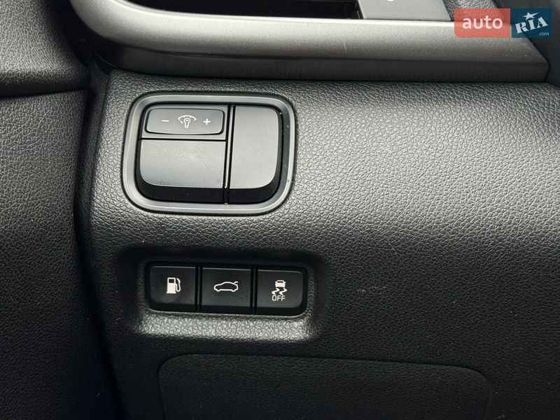 Седан Kia K5 2015 в Киеве
