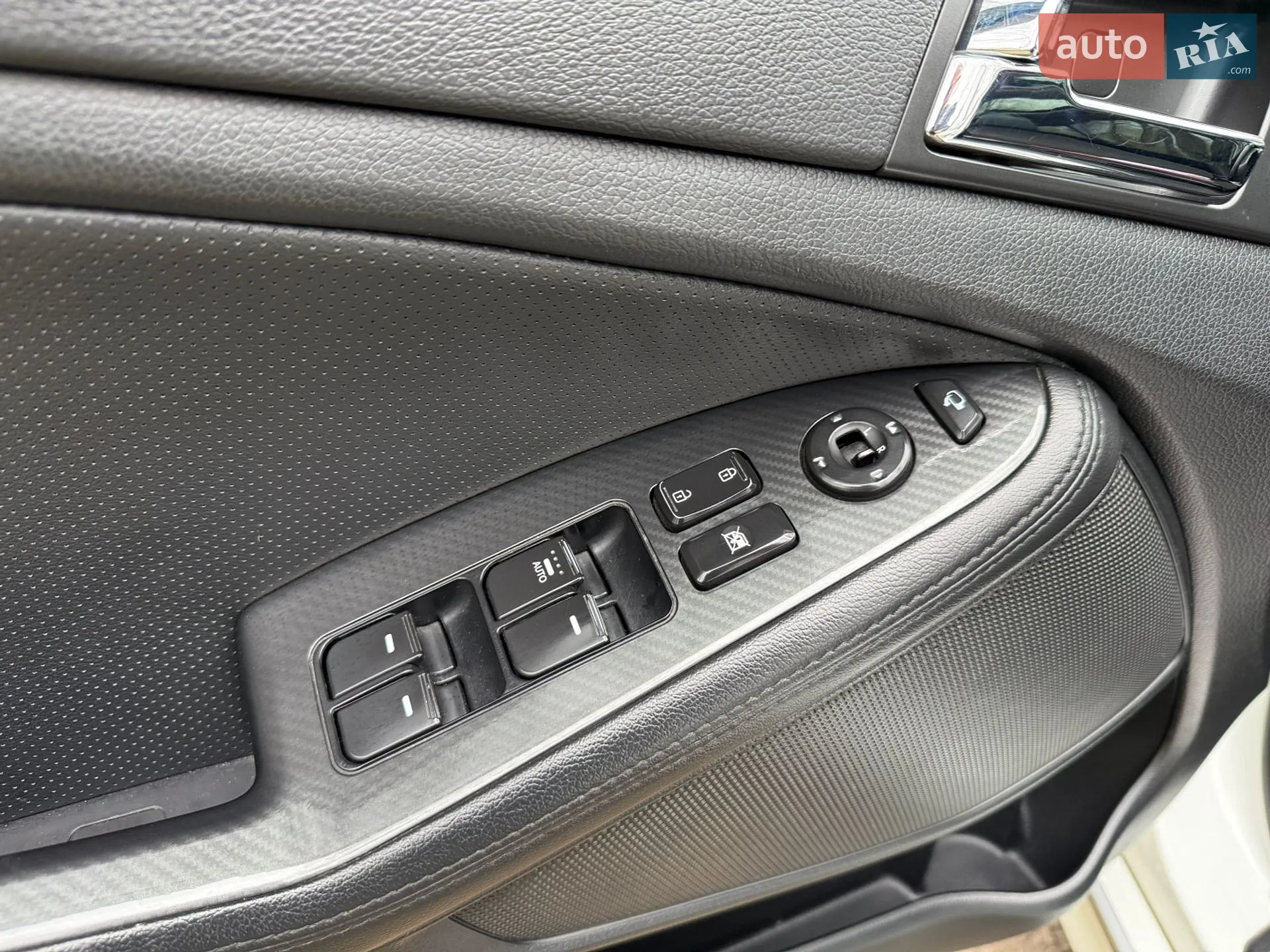 2011 Kia K5 - мініатюра 16