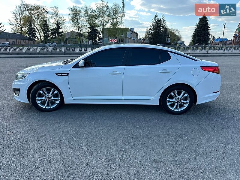 Седан Kia K5 2011 в Первомайську