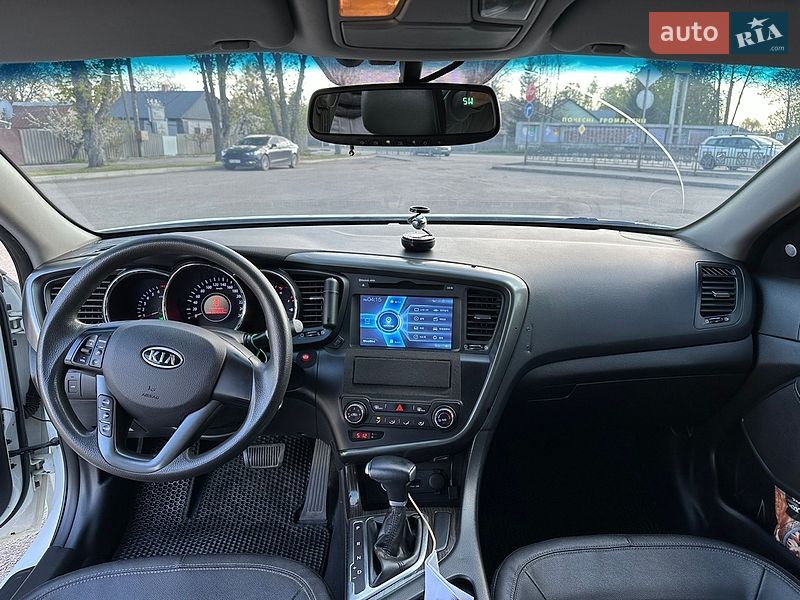 Седан Kia K5 2011 в Первомайську