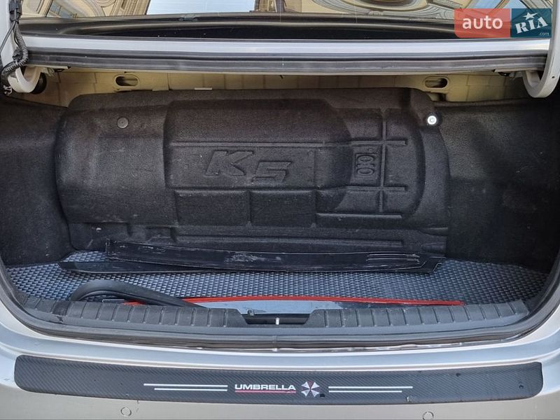 Седан Kia K5 2014 в Киеве