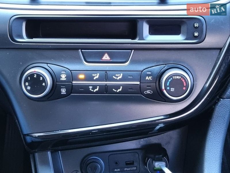 Седан Kia K5 2014 в Киеве