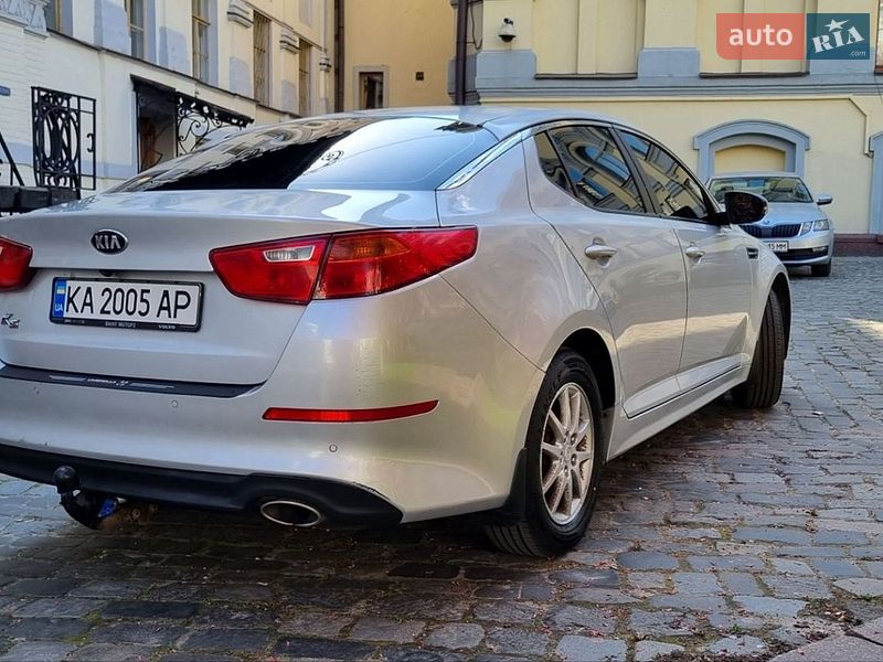 Седан Kia K5 2014 в Киеве