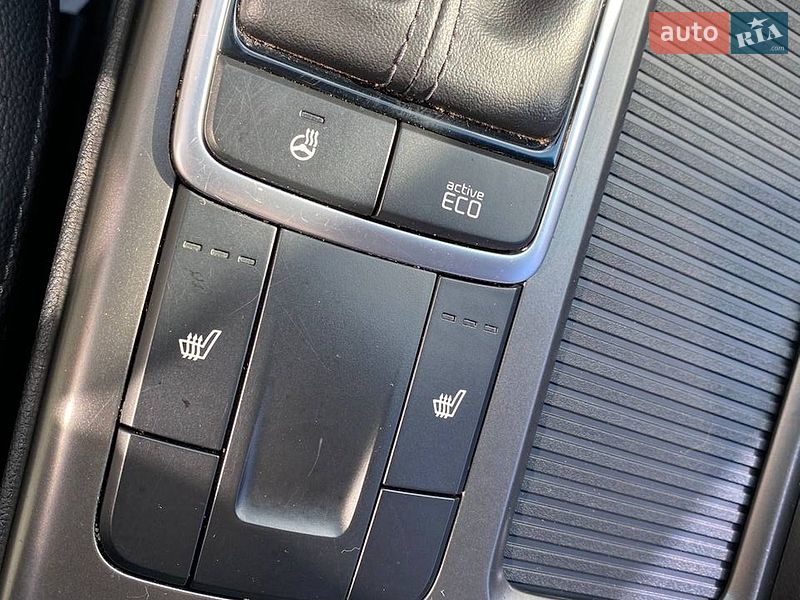 Седан Kia K5 2018 в Львове
