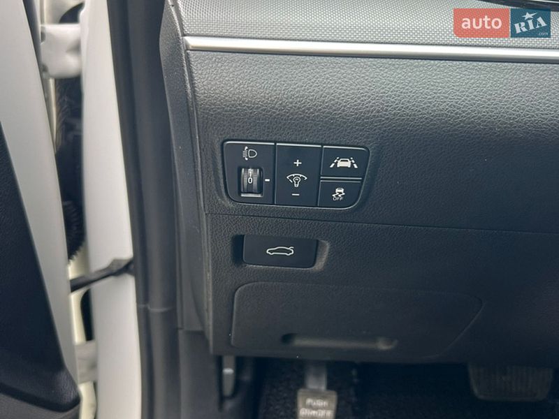 Седан Kia K5 2020 в Івано-Франківську