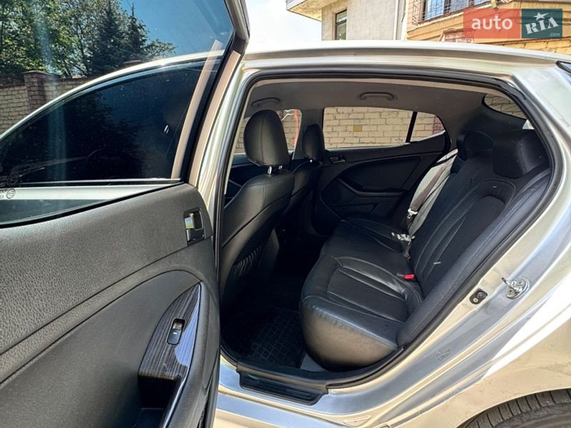 Седан Kia K5 2013 в Киеве