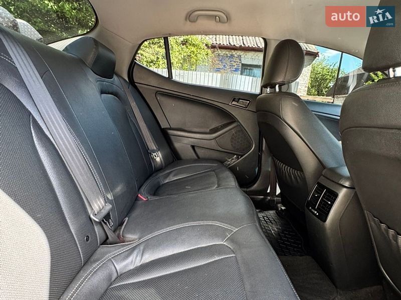 Седан Kia K5 2013 в Киеве