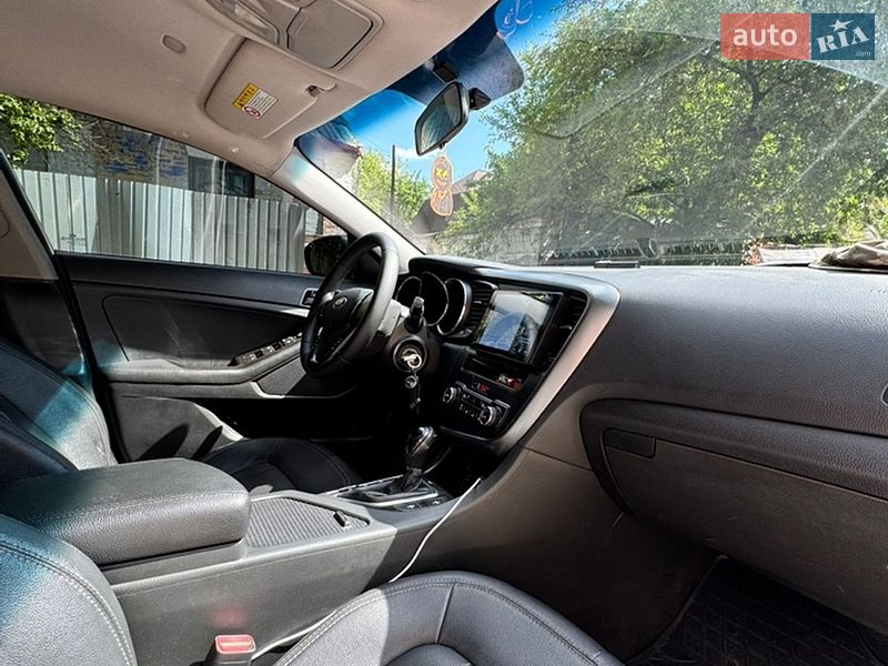 Седан Kia K5 2013 в Киеве