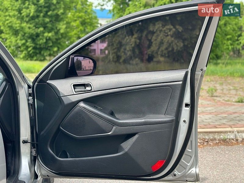 Седан Kia K5 2014 в Шостці