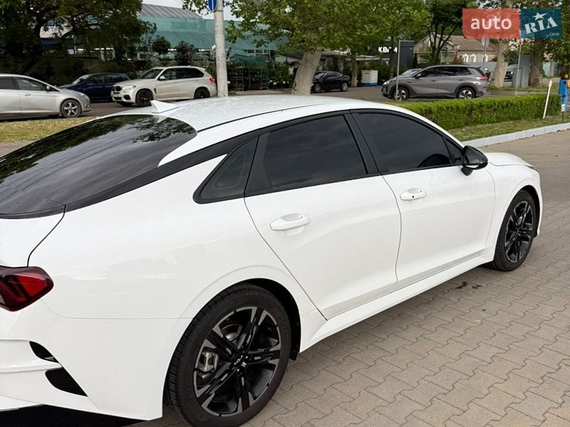 Седан Kia K5 2022 в Одессе