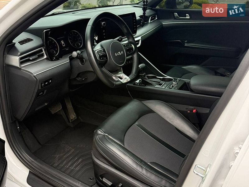 Седан Kia K5 2022 в Одессе