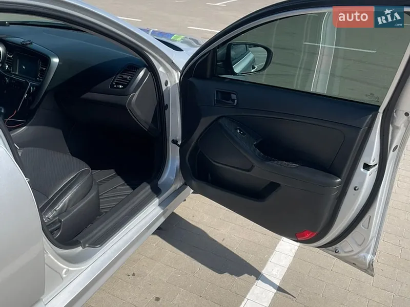 Kia K5 2014 VIN KNAGN418BEA490093 фото оголошення 16 з 60