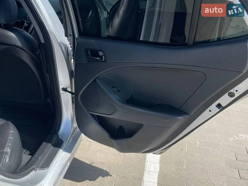 Kia K5 2014 VIN KNAGN418BEA490093 фото оголошення 18 з 60