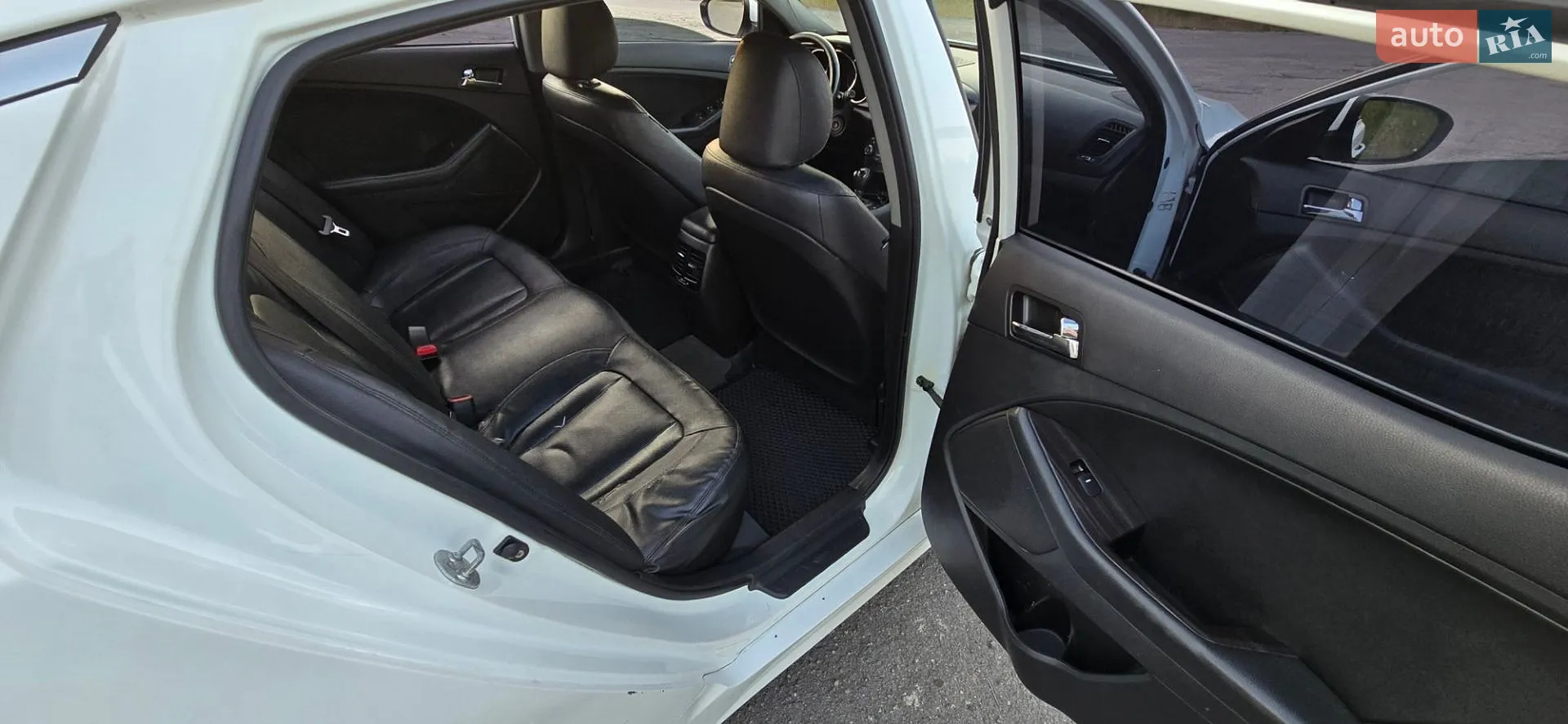 2012 Kia K5 - мініатюра 16
