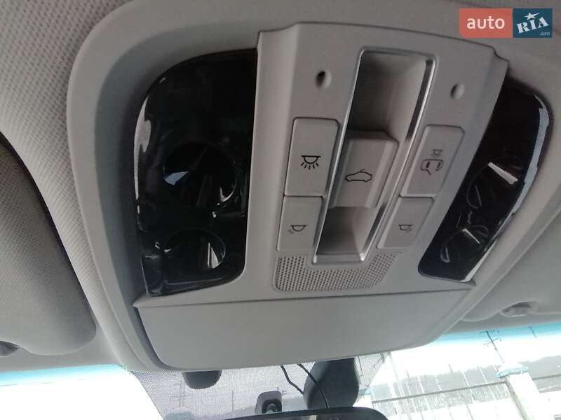 Седан Kia K7 2016 в Киеве