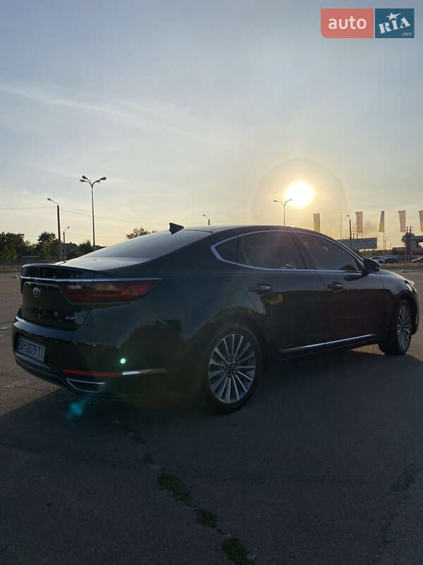 Седан Kia K7 2016 в Одессе