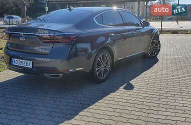 Седан Kia K7 2016 в Мукачево
