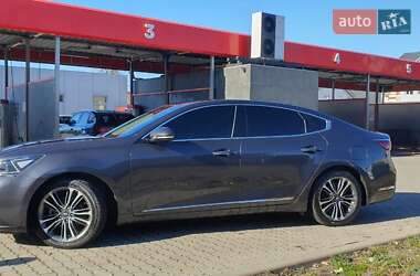 Седан Kia K7 2016 в Мукачево