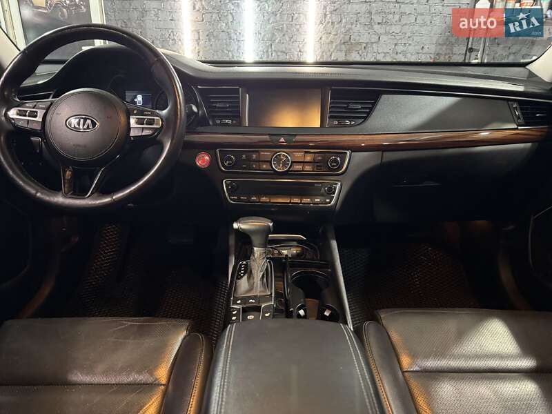 Седан Kia K7 2016 в Дніпрі