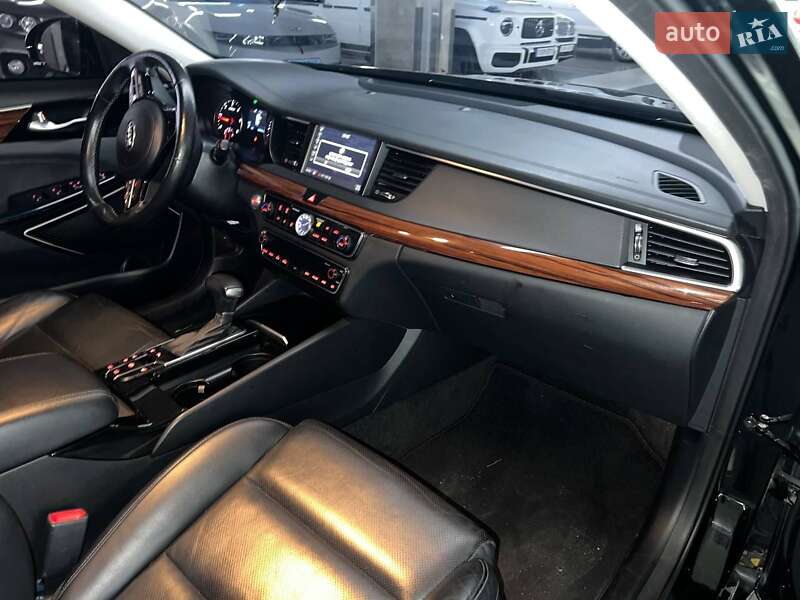 Седан Kia K7 2016 в Дніпрі