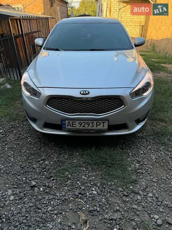 Седан Kia K7 2015 в Дніпрі