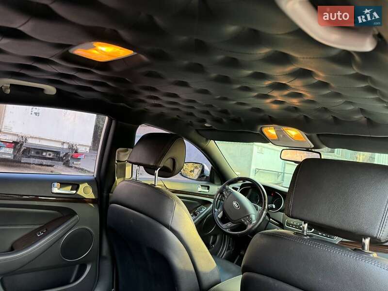 Седан Kia K7 2015 в Дніпрі