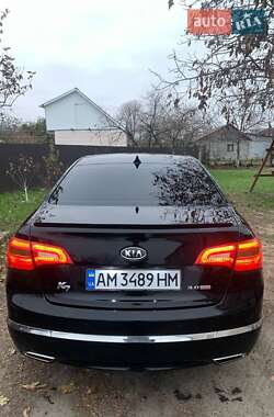 Седан Kia K7 2012 в Романіву