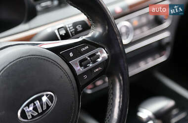 Седан Kia K7 2017 в 