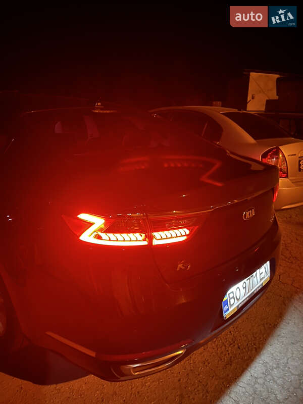 Седан Kia K7 2016 в Гусятині