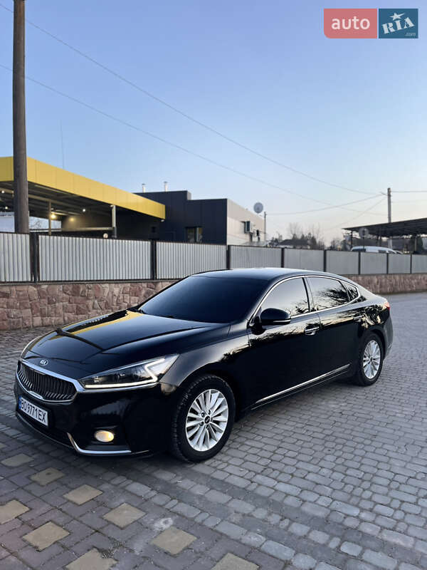 Седан Kia K7 2016 в Гусятині