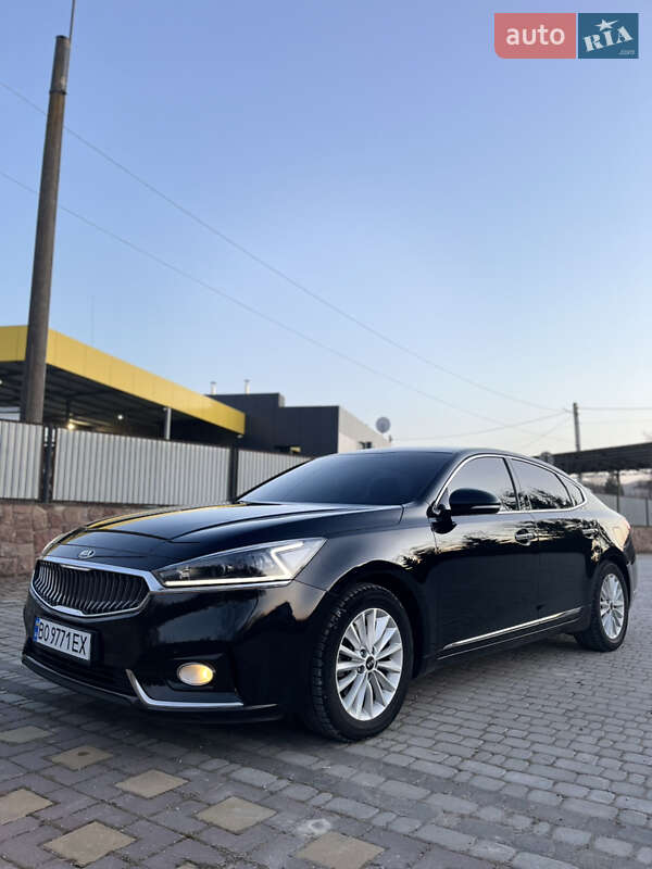 Седан Kia K7 2016 в Гусятині