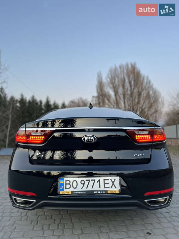 Седан Kia K7 2016 в Гусятині