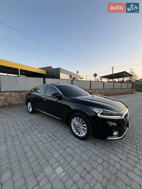 Седан Kia K7 2016 в Гусятині