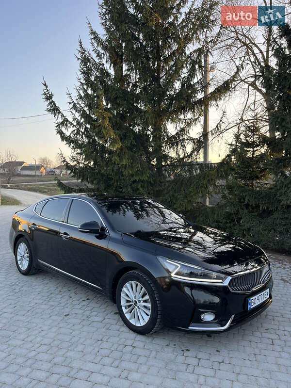 Седан Kia K7 2016 в Гусятині