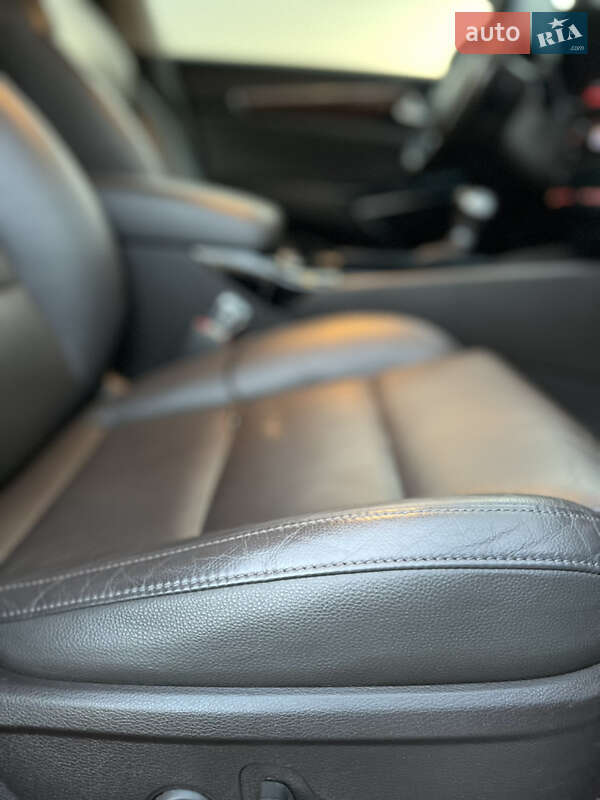 Седан Kia K7 2016 в Гусятині