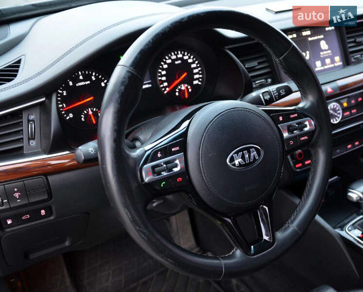 Седан Kia K7 2017 в Киеве