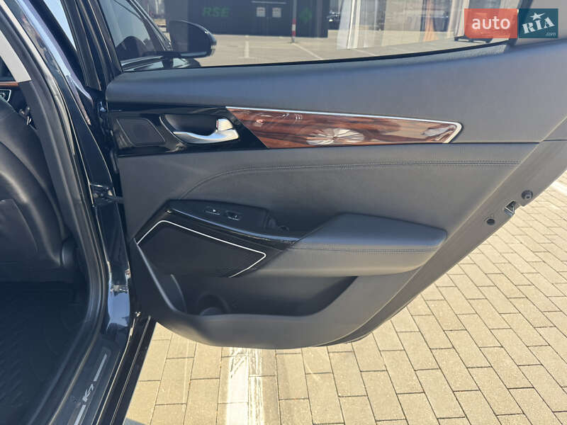 Седан Kia K7 2017 в Одессе