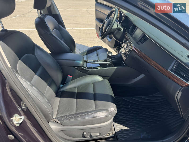 Седан Kia K7 2017 в Одессе