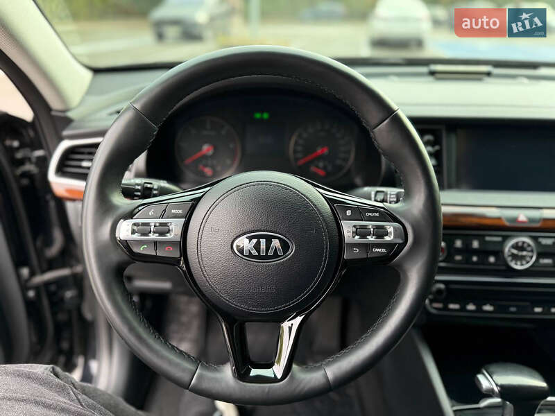 Седан Kia K7 2017 в Киеве