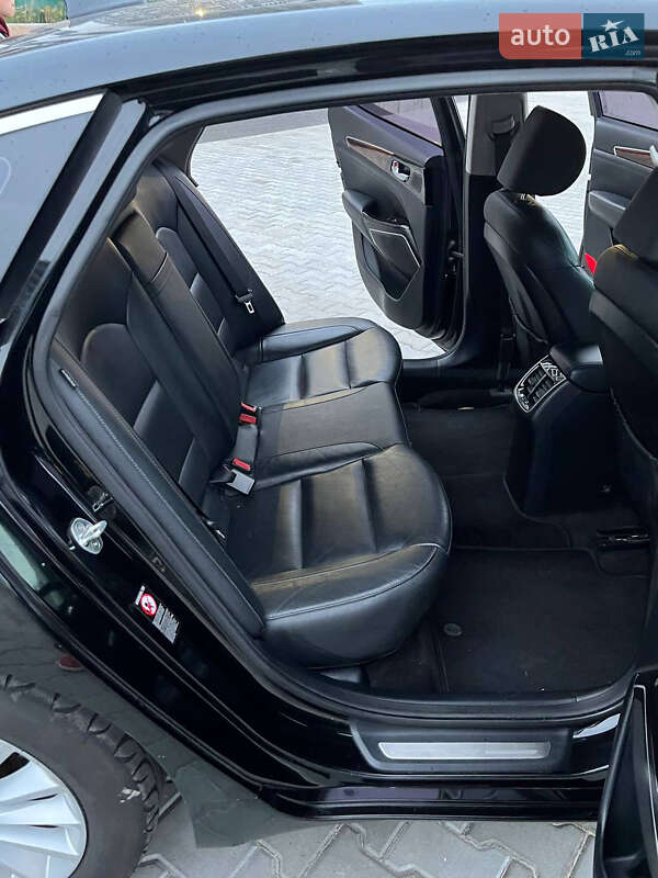 Седан Kia K7 2016 в Киеве