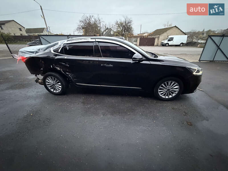 Седан Kia K7 2016 в Одессе