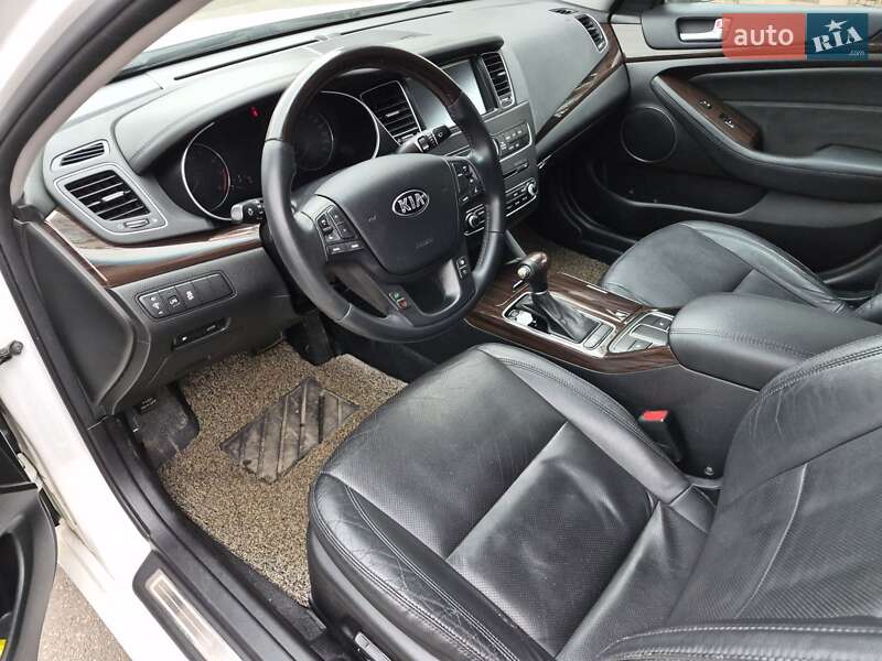 Седан Kia K7 2015 в Василькове