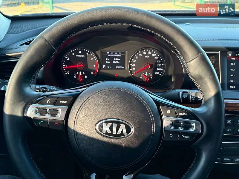 Седан Kia K7 2017 в Одессе