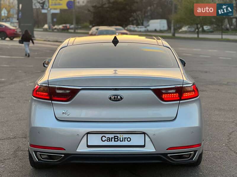 Седан Kia K7 2017 в Одессе